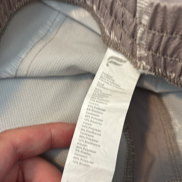 Fabletics The One men’s tan 6” inseam athletic shorts size large - Picture 8 of 9